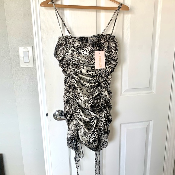 Misguided Rutched Dress “Brown” new w/tag, zip up back, adjustable straps - Picture 3 of 3